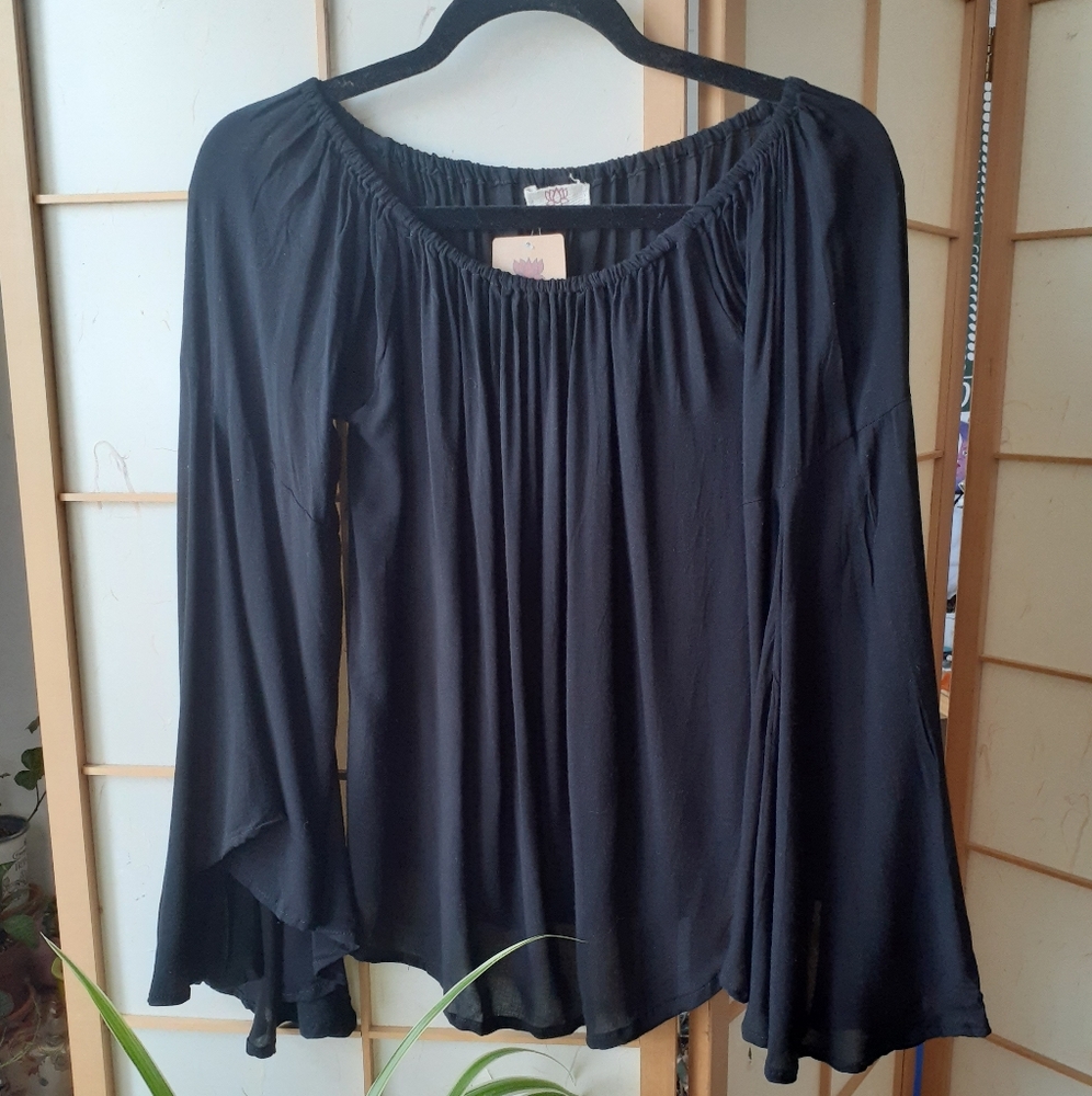 70s Boho Witch style bell sleeve blouse
